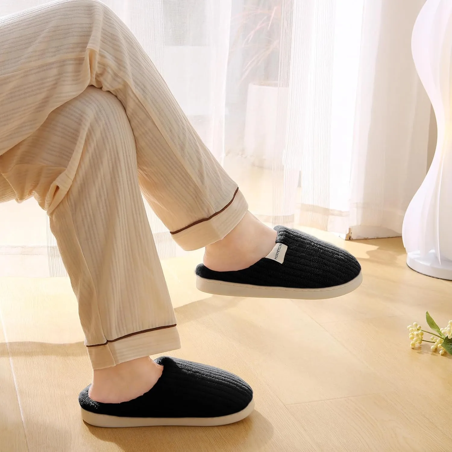HUXMEYSON Slippers for Women, Warm Memory Foam Comfy House Slippers with Anti-Skid Rubber Sole for Indoor and Outdoor